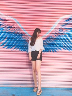 「Lulus（-）のアイテム（パンツ）」を使った、張雅雯さん（レディース・163cm）の秋コーディネート