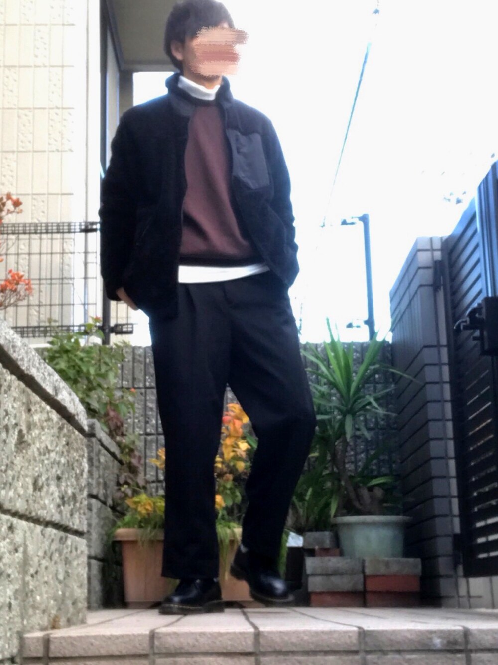 「休日スタイル、大人カジュアル、フリース、ボア、レイヤードスタイル、タートルネック、ブラウン、ゆるコーデ、GU、ootd」｜「ADAM ET ROPE'のコットン/レーヨン プレーティングニットプルオーバー（ニット/セーター、ブラウン系）」を使った、TAKUMAさん（メンズ・172cm）の冬コーディネートの1枚目の写真
