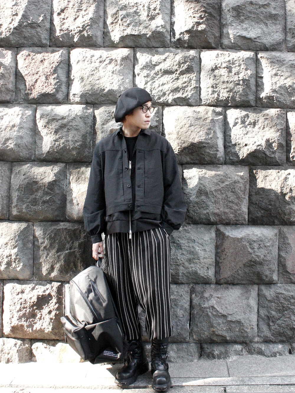 「MUZE、jieda、ETHOS」｜「ETHOSのETHOS - PUFF G（その他アウター、ブラック系）」を使った、H>FRACTALさん（メンズ・180cm）の冬コーディネートの1枚目の写真