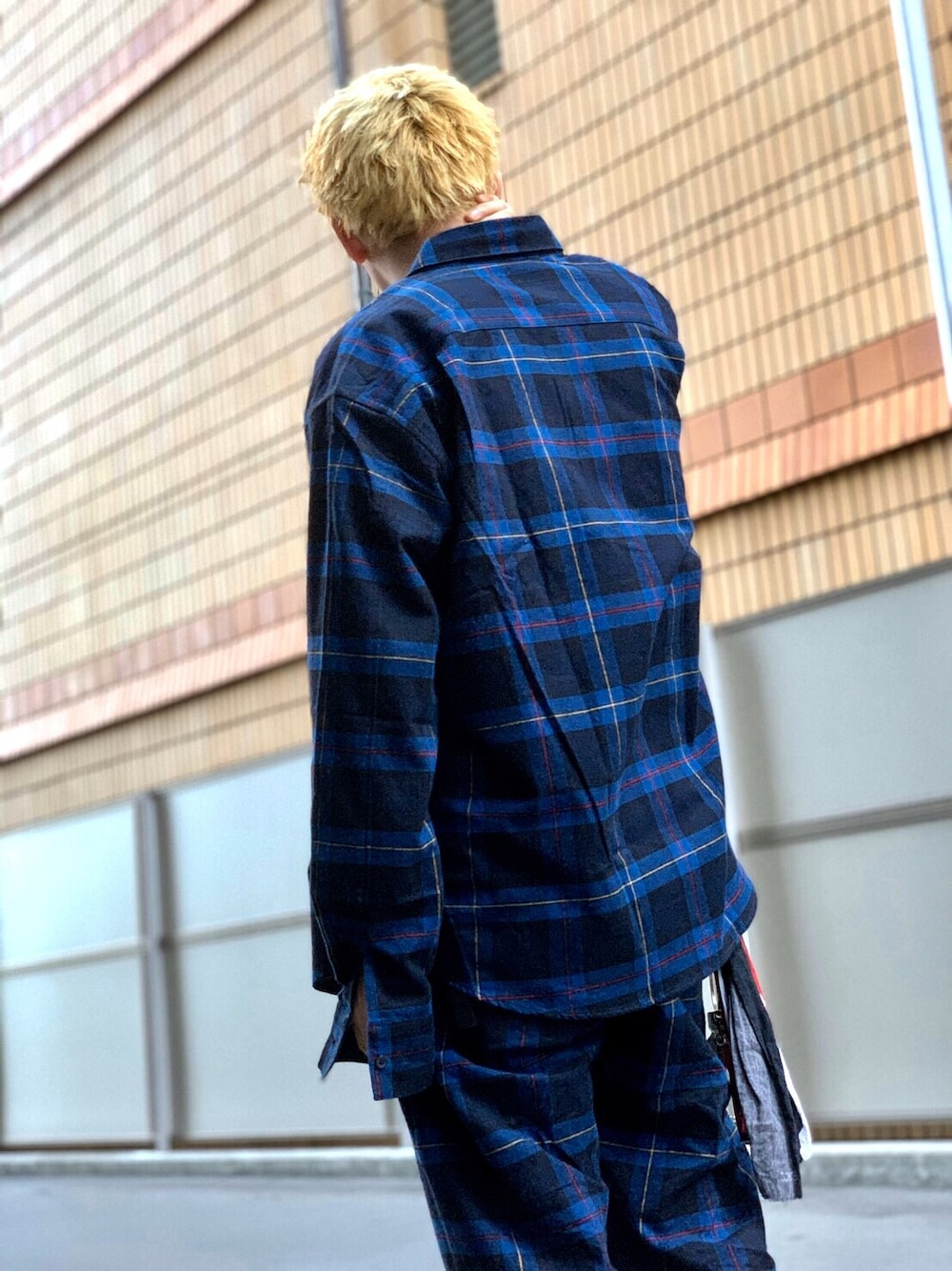 「チェック、PARADOX、セットアップ、チェックシャツ、チェックパンツ、H＞FRACTAL、PRDX PARADOX TOKYO」｜「PARADOXのPRDX PARADOX TOKYO - CHECK SHIRTS（BLUE）（シャツ/ブラウス、ブルー系）」を使った、H>FRACTALさん（メンズ・175cm）の秋コーディネートの1枚目の写真