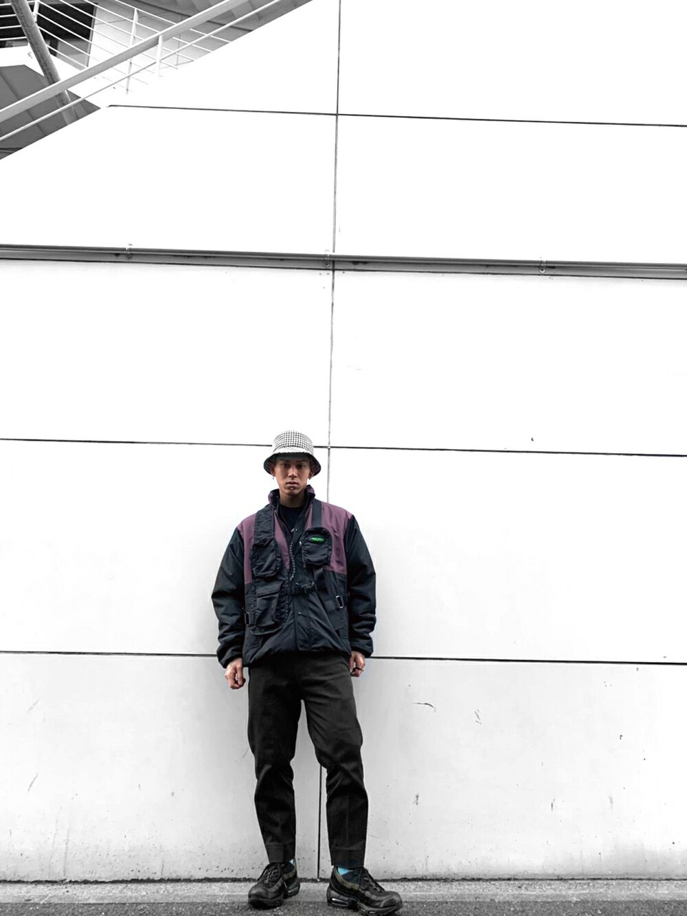 「jieda、H＞FRACTAL、SHINYAKOZUKA」｜「JiedaのJieDa - RIVERSIBLE BOA JACKET (LOGO)（ブルゾン、ブラック系）」を使った、H>FRACTALさん（メンズ・180cm）の冬コーディネートの1枚目の写真