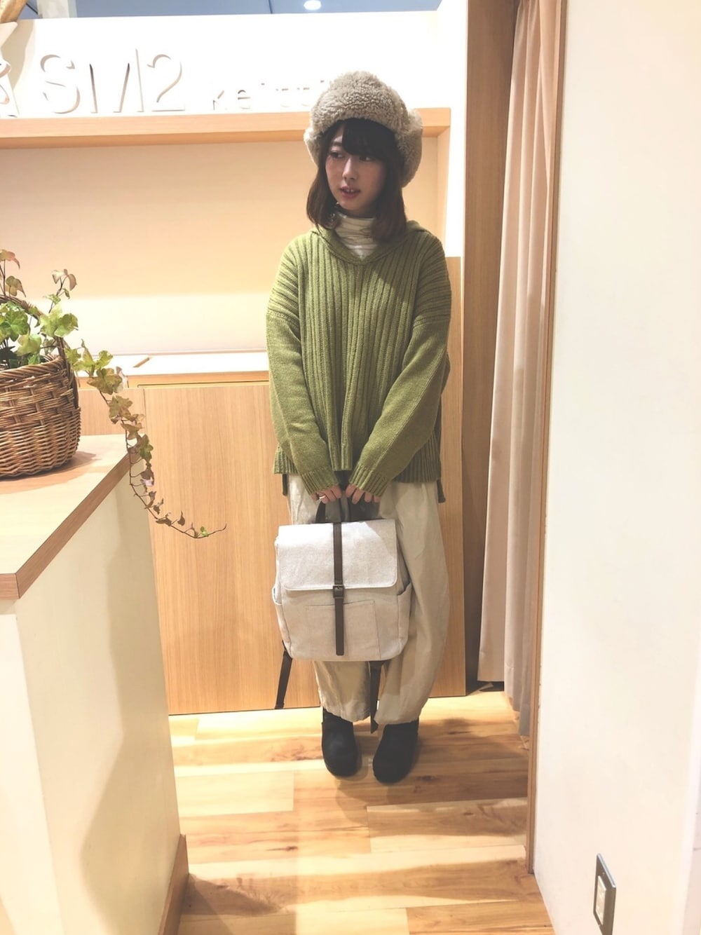 「年末WEAR感謝祭、冬のコーデ、コーデュロイ、セーラーカラー、ダンスコ、着まわしコーデ、サマンサ モスモス(Samansa Mos2)、Samansa Mos2、SM2、マチノマ大森」｜「Samansa Mos2のボアフライトキャップ（キャップ、ベージュ系）」を使った、あらいみきさん（レディース・158cm）の冬コーディネートの1枚目の写真