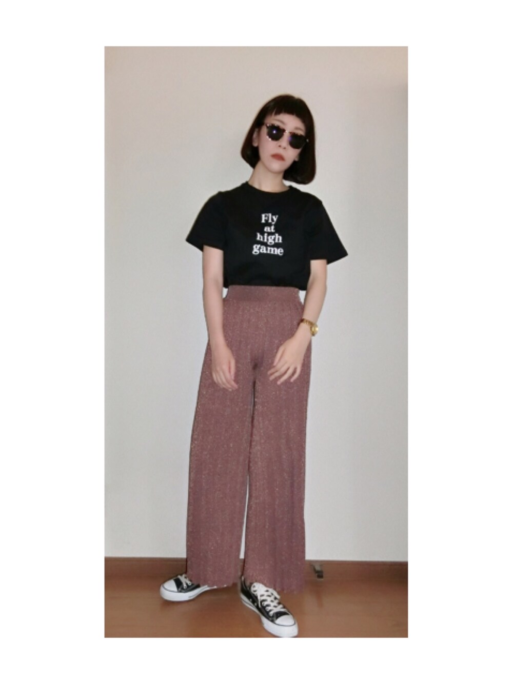 「ootd、パンツスタイル、秋コーデ、シンプル、オトナカジュアル、スニーカー、コンバース、murua、SLY」｜「MURUAのＭｉｎｉｍａｌ ｌｏｇｏｔｙｐｅ Ｔシャツ（Tシャツ/カットソー、ブラック系）」を使った、AKANEさん（レディース・161cm）の夏コーディネートの1枚目の写真