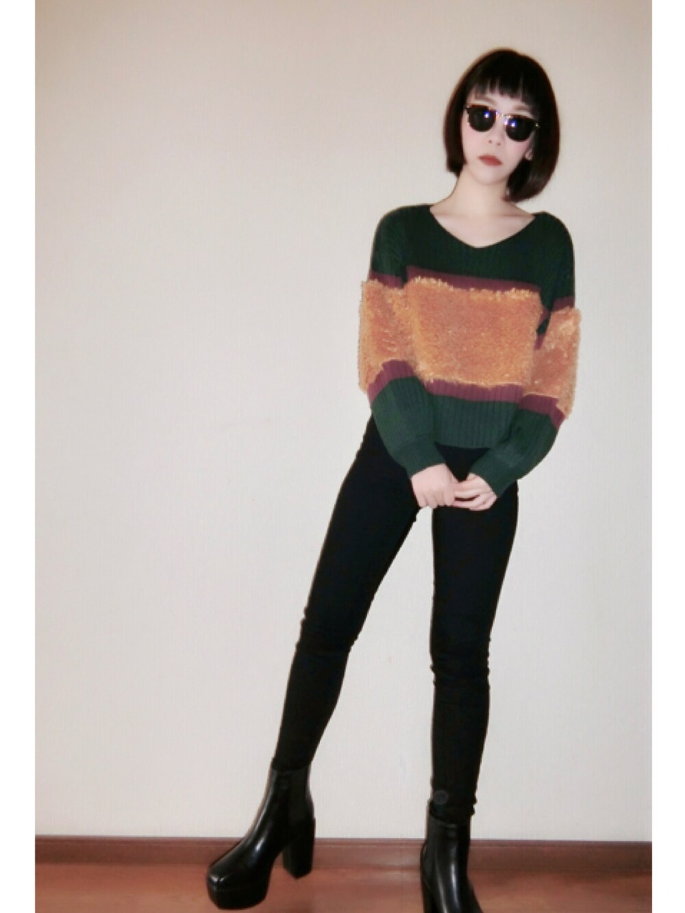 「パンツスタイル、オトナカジュアル、ハイウエスト、冬コーデ、スキニーデニム、ootd、outfit、murua、EMODA」｜「MURUAのフェイクファーコンビニット（ニット/セーター、グリーン系）」を使った、AKANEさん（レディース・161cm）の冬コーディネートの1枚目の写真