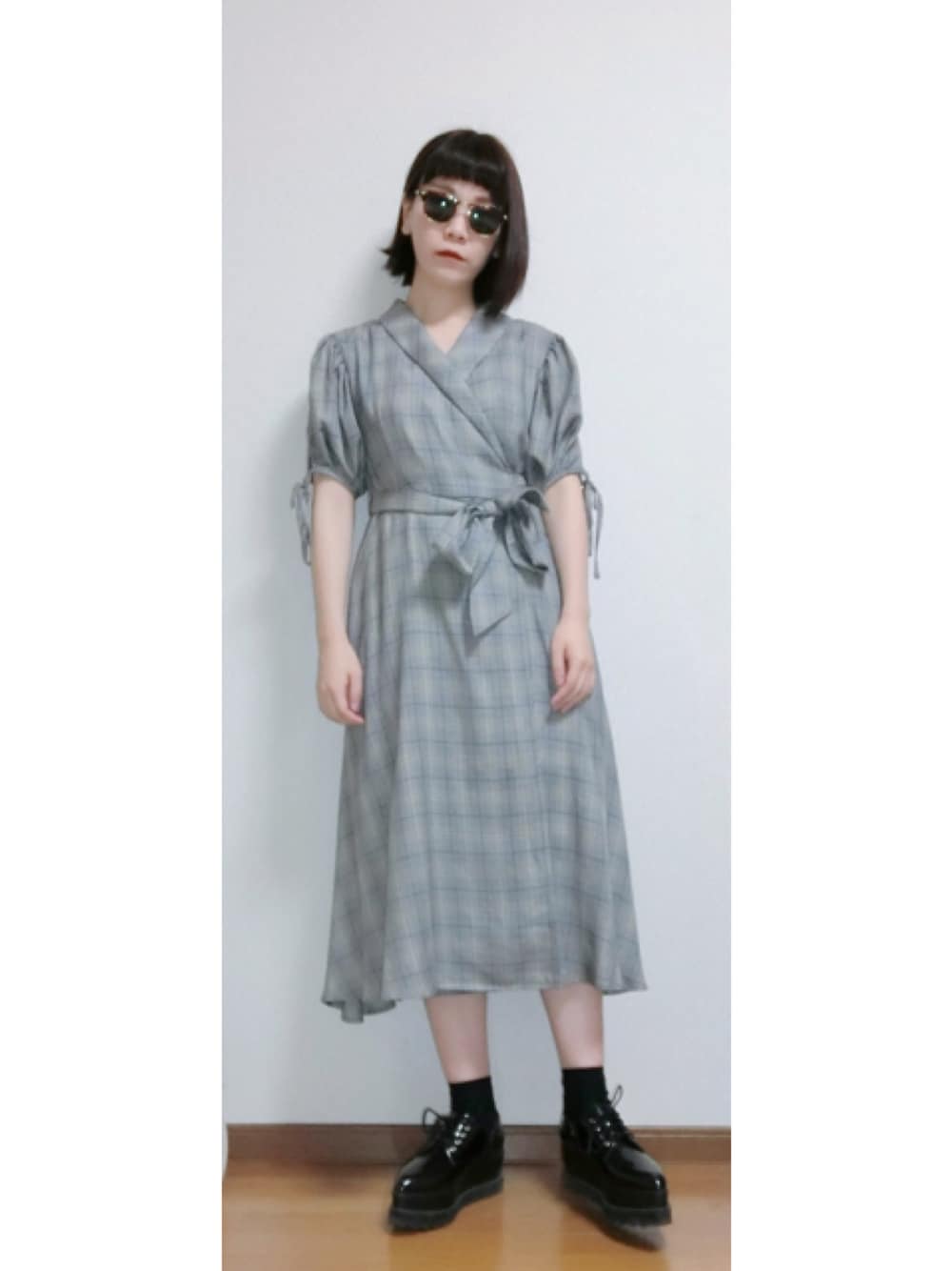 「ootd、outfit、グレンチェック、ワンピース、murua、靴下屋」｜「MURUAのカシュクールロングワンピース（ワンピース、その他）」を使った、AKANEさん（レディース・161cm）の春コーディネートの1枚目の写真