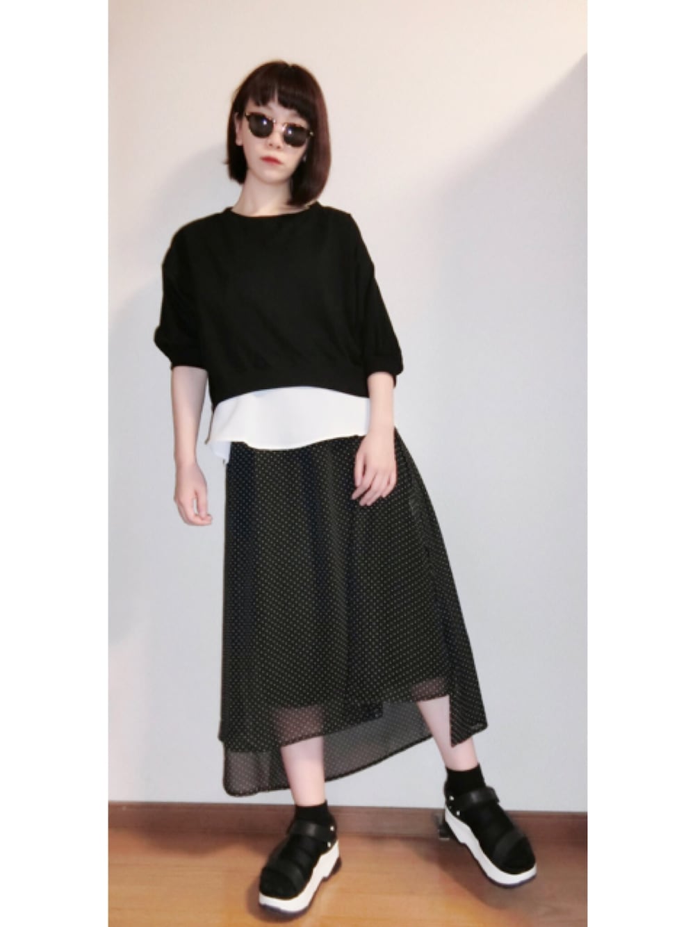 「ootd、outfit、HARE、teva、休日スタイル、シンプル、モノトーン、ドット、黒」｜「HAREの【WEARISTA Aiコラボ】2ピースレイヤードカットソー(HARE)（Tシャツ/カットソー、ブラック系）」を使った、AKANEさん（レディース・161cm）の春コーディネートの1枚目の写真