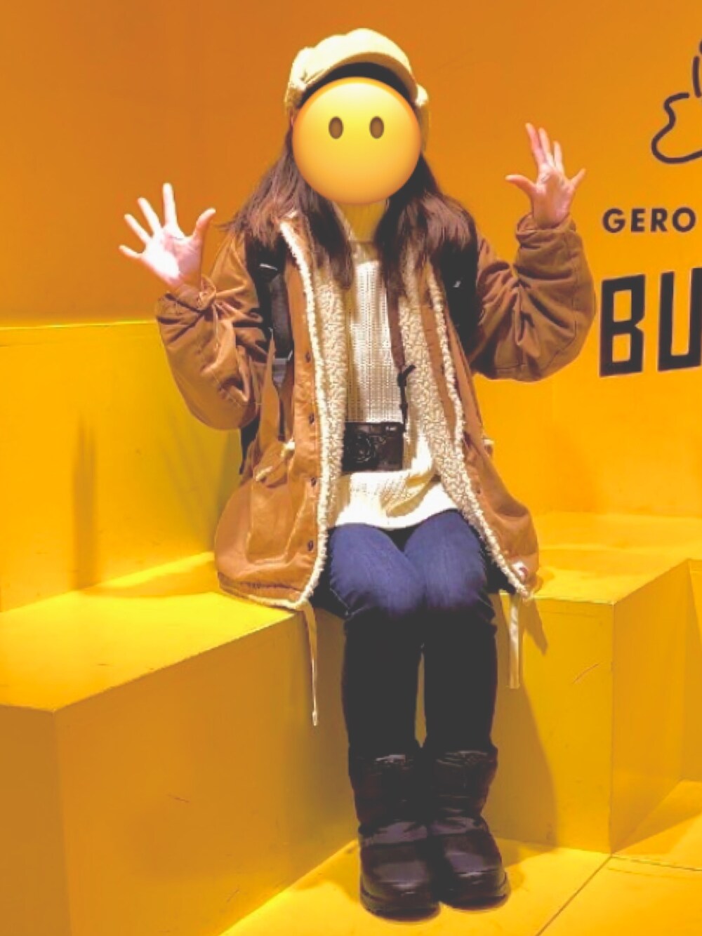 「デニムパンツ、冬、カジュアル、ニットコーデ、スキニーデニム、スノーブーツ、carhartt、ハイネックニット、ボアキャップ、カジュアルコーデ」｜「Carharttのアイテム（ジャケット/アウター、ベージュ系）」を使った、😶さん（レディース・154cm）の冬コーディネートの1枚目の写真