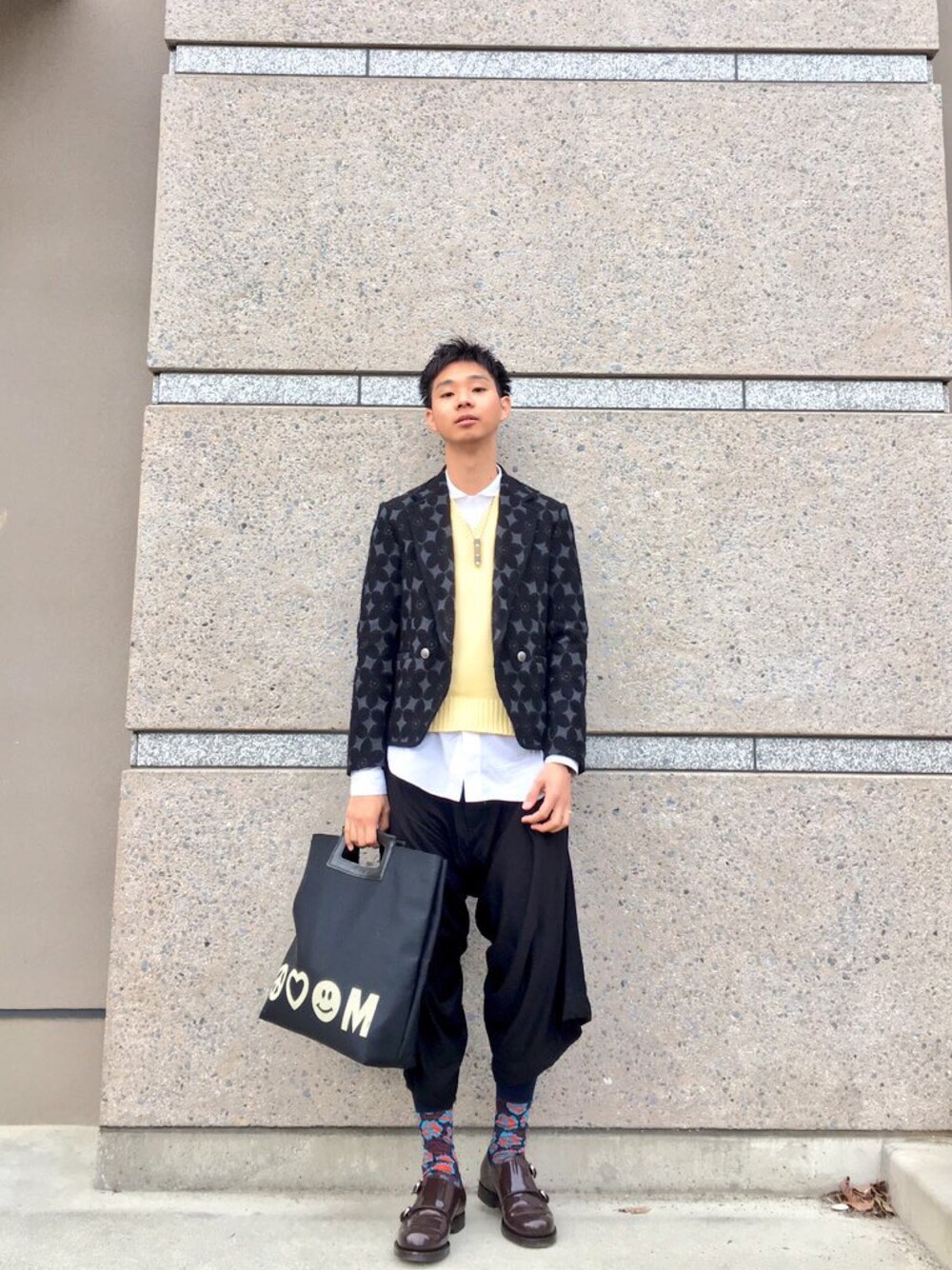 「ジャケット、シャツ、ベスト、サルエルパンツ、ダブルモンク、春コーデ、休日スタイル、h.t.maniac、Vivienne Westwood、GUCCI」｜「GUCCIのダブルモンクシューズ（ドレスシューズ、ブラウン系）」を使った、Honeyさん（メンズ・176cm）の春コーディネートの1枚目の写真