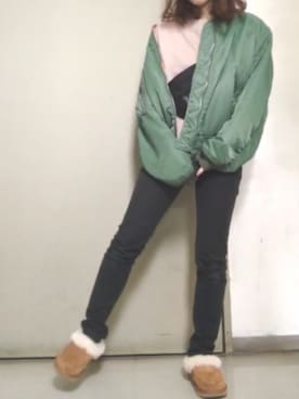 「UGG」｜「アイテム（MA-1）」を使った、ぽちさん（レディース・161cm）の秋コーディネート