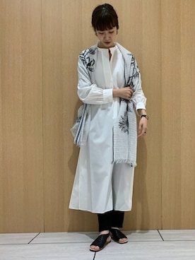 「アイテム（ストール/ショール）」を使った、mayuさん（メンズ・162cm）の春コーディネート