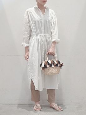 「アイテム（シャツワンピース）」を使った、伽織さん（レディース・167cm・20代）の夏コーディネート