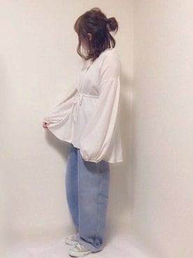 「UNIQLO（ユニクロ）のハイライズワイドストレートジーンズ（デニムパンツ）」を使った、はる☻さん（レディース・162cm）の春コーディネート