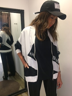 「GGD（ジージーディー）のアイテム」を使った、ROGER AND RAW STAFFさん（レディース・160cm）の春コーディネート