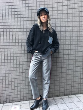 「GGD（ジージーディー）のアイテム（パンツ）」を使った、ROGER AND RAW STAFFさん（レディース・160cm）の春コーディネート