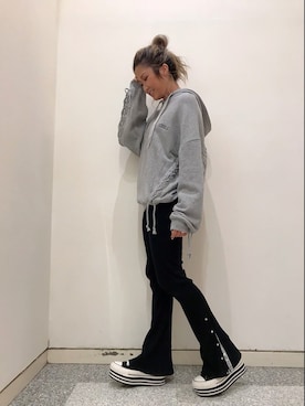 「ROGER AND RAW（ロジャーアンドロウ）のアイテム」を使った、ROGER AND RAW STAFFさん（レディース・160cm）の秋コーディネート