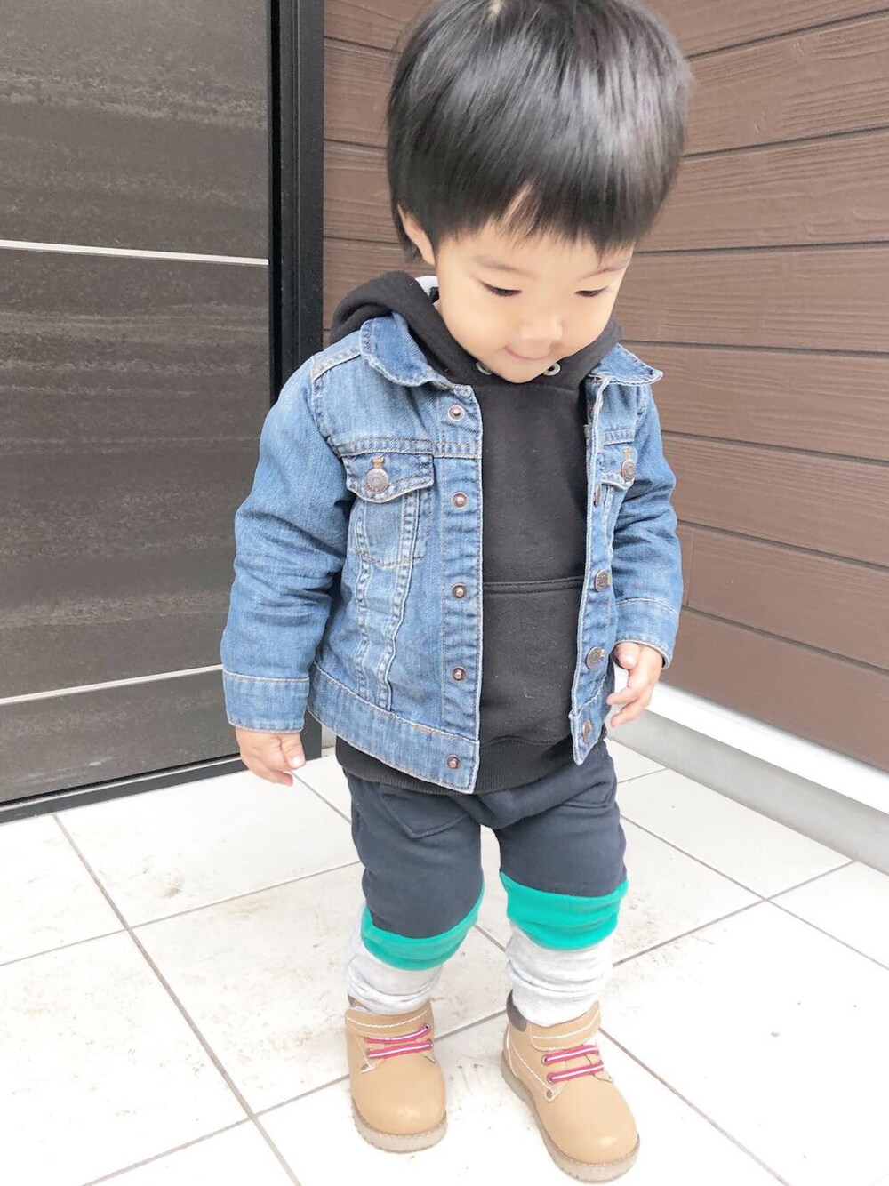 「秋のコーデ、スポーツミックス、男の子コーデ、おとこのこスタイル、1歳、むすこーで、西松屋、BILLABONG、H&M baby、スポーツMIX'18秋」｜「H&Mのアイテム（デニムジャケット、ブルー系）」を使った、cheycheyさん（キッズ・80cm）の秋コーディネートの1枚目の写真