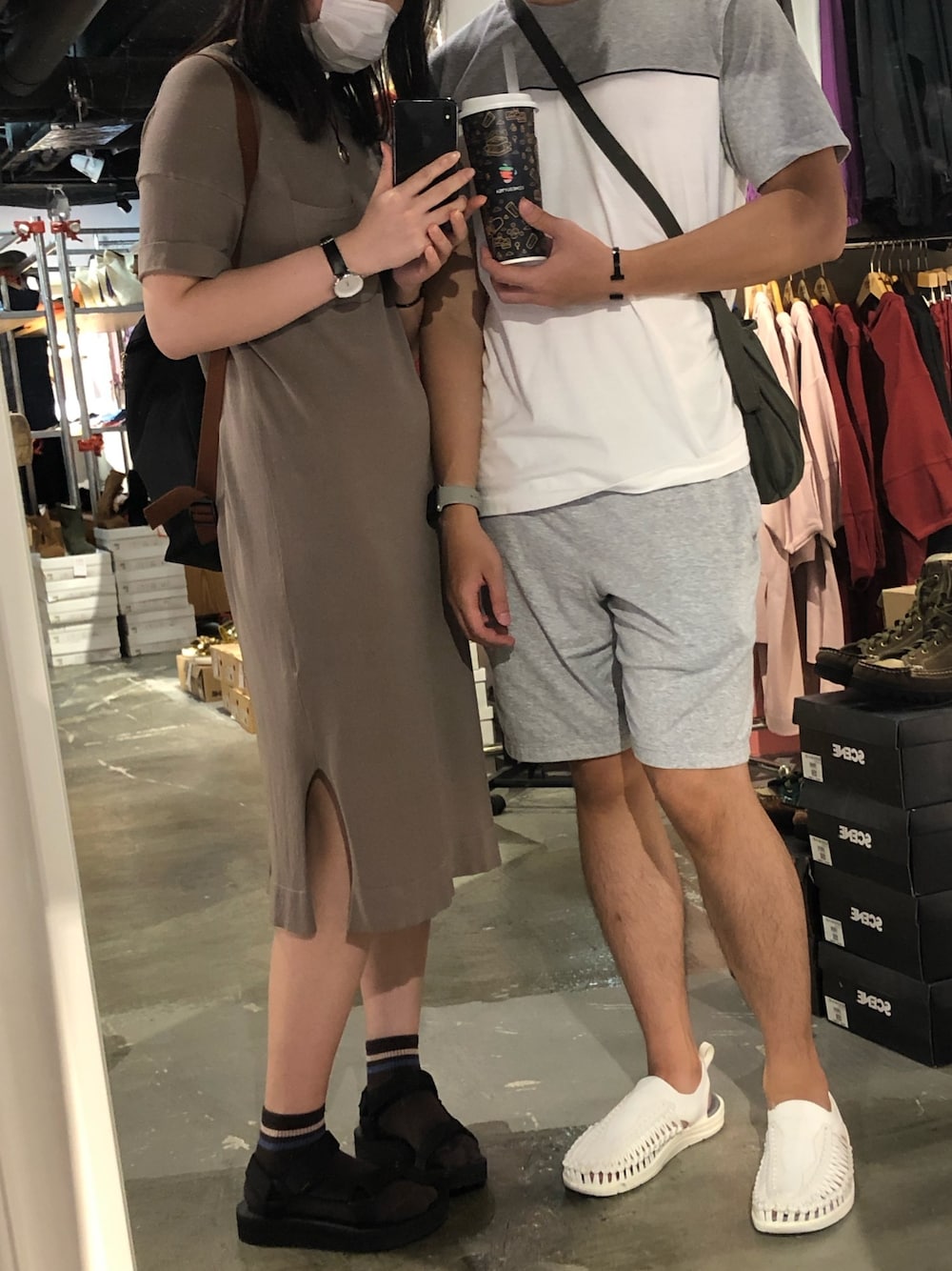 「couple」｜「TevaのTeva　MIDFORM UNIVERSAL（サンダル、ブラック系）」を使った、Chelleさん（レディース・160cm）の夏コーディネートの1枚目の写真