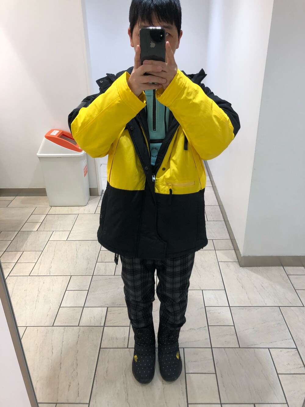 「x-girl、x-girl_ootd、おしゃれさんと繋がりたい、ootd、イエロー、富士山」｜「X-girlのMOUNTAIN PARKA（ダウンジャケット/コート、イエロー系）」を使った、Toshiaki Nakamuraさん（メンズ・160cm）の冬コーディネートの1枚目の写真