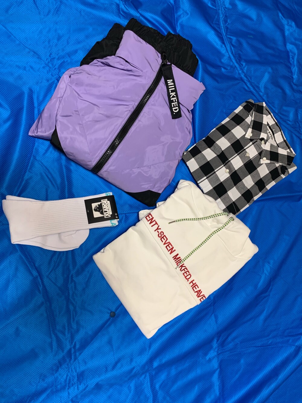 「お洒落さんとつながりたい、MILKFED.、MILKFED.男子、milkfed._ootd、XLARGE、xlerge」｜「MILKFED.のBIG HOODED ZIP UP JACKET（ブルゾン、パープル系）」を使った、Toshiaki Nakamuraさん（メンズ・160cm）の春コーディネートの1枚目の写真