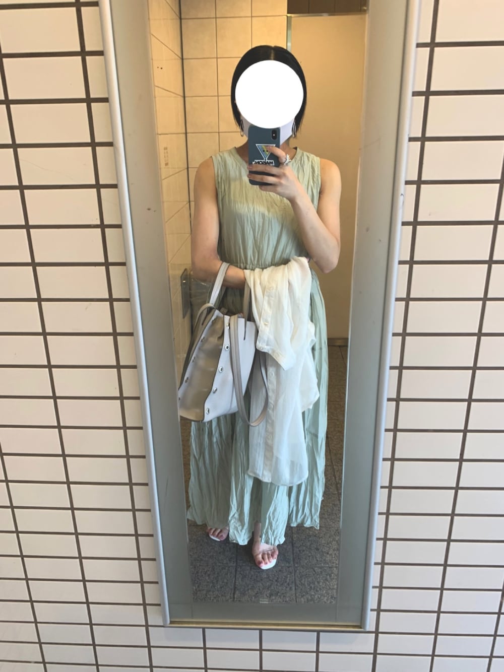 「夏コーデ、サンダル、お洒落さんとつながりたい、ワンピース、シアー、クリアサンダル、デート、ミントグリーン、Kastane、ootd」｜「Kastaneのワッシャーティアードノースリーブワンピース（ワンピース、グリーン系）」を使った、りんりんさん（レディース・158cm）の夏コーディネートの1枚目の写真