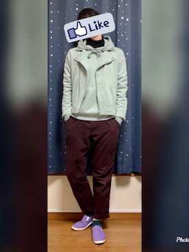 「アイテム（スリッポン、パープル系）」を使った、バヤシさん（メンズ・181cm）の冬コーディネート