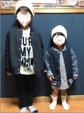 「アイテム（スタジャン、グレー系）」を使った、minさん（キッズ・100cm）の冬コーディネート