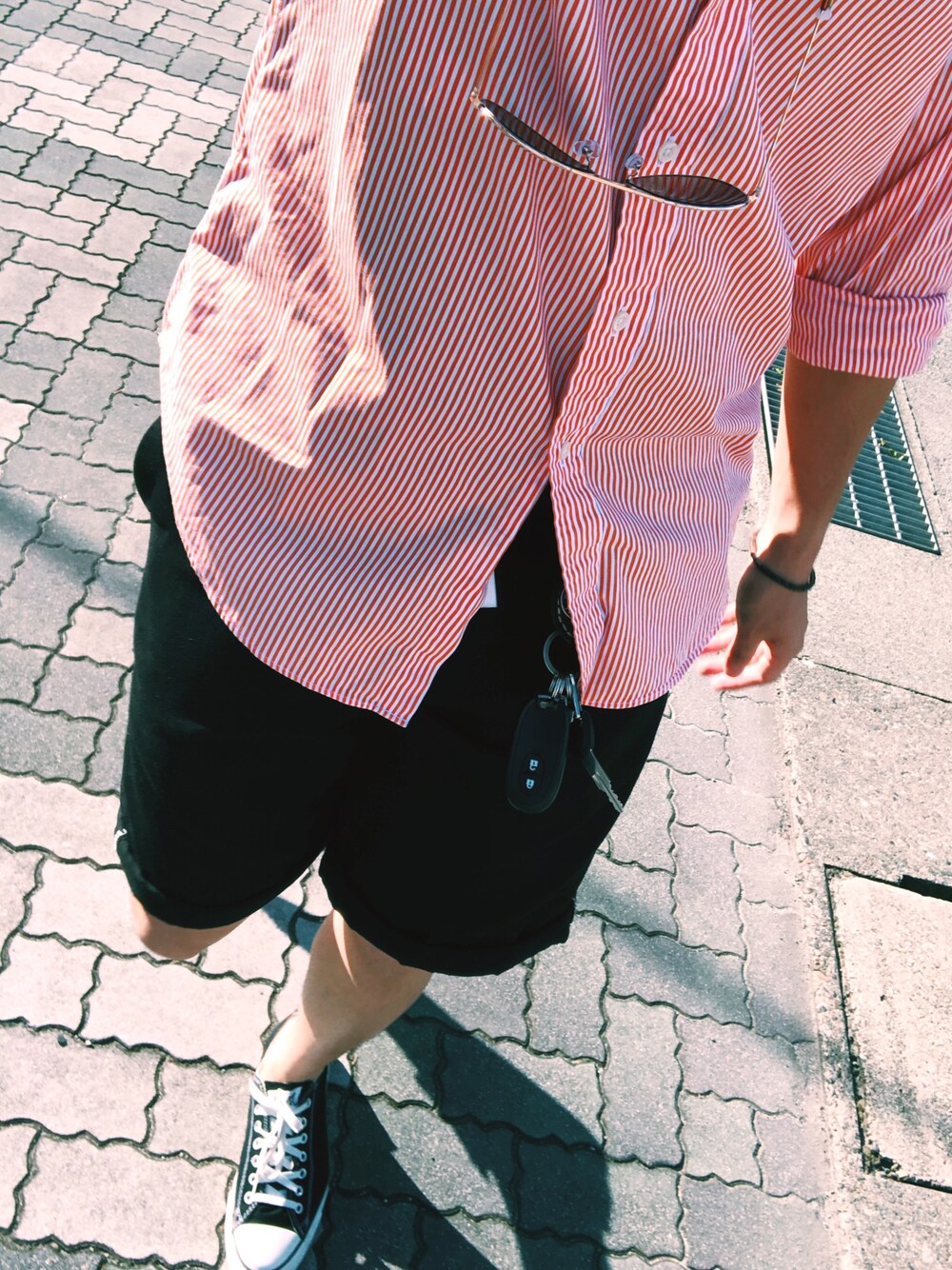 「シンプル、夏コーデ、大学生、ハーフパンツ、おしゃれさんと繋がりたい、converse、ワイドパンツ」｜「Ray-Banのアイテム（サングラス、ブラウン系）」を使った、まーしさん（メンズ・183cm）の夏コーディネートの1枚目の写真