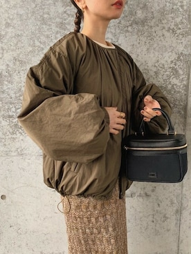 「カーキアウター」｜「アイテム（ダウンジャケット/コート）」を使った、LANDWARDS officialさん（レディース・163cm）の冬コーディネート