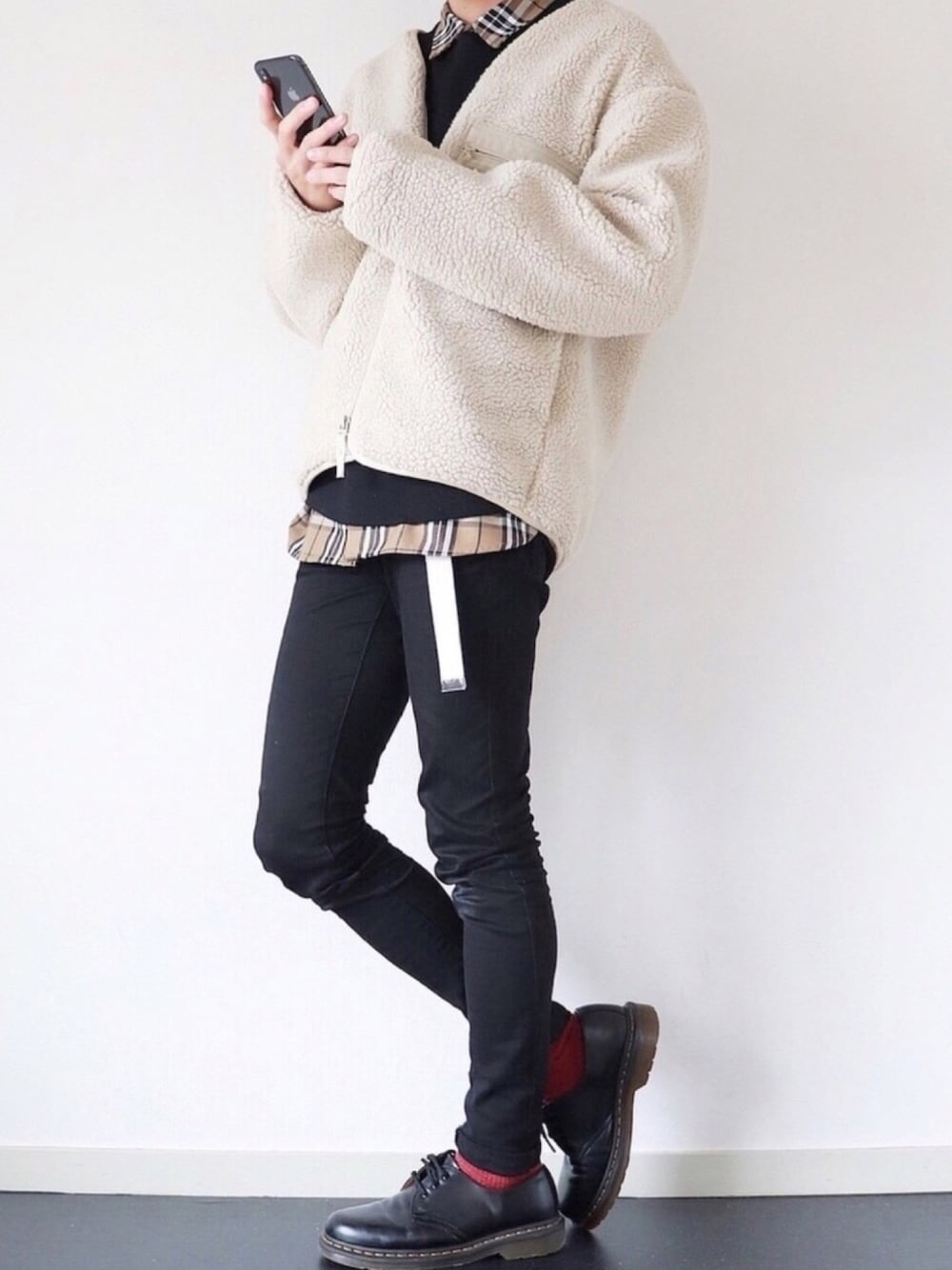 「フリースカーディガン、ボアフリース、UNIQLO U、チェックシャツ、UNIQLO、ベージュ、ニット、ボアジャケット、秋コーデ、オシャレパッソ」｜「UNIQLOのアイテム（カーディガン/ボレロ、ベージュ系）」を使った、ぴたんさん（メンズ・173cm）の秋コーディネートの1枚目の写真