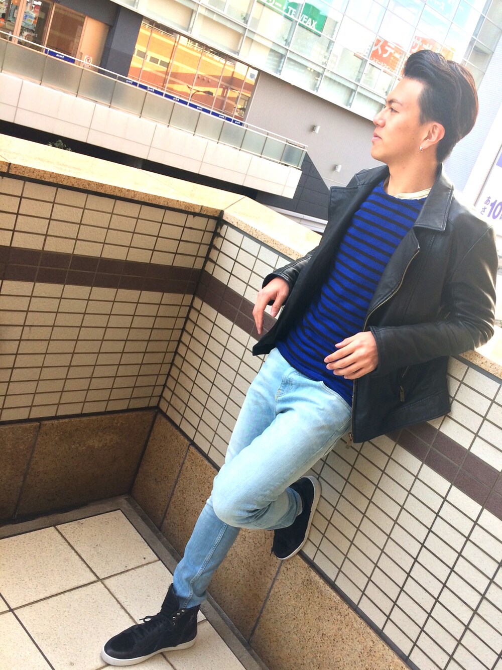「古着、デニム、シンプル、ロック、大人カジュアル、グランジ、春コーデ、scotch&soda、スコッチ＆ソーダ、menswear」｜「SCOTCH&SODAのアイテム（ライダースジャケット、ブラック系）」を使った、山本さんさん（メンズ・182cm）の冬コーディネートの1枚目の写真