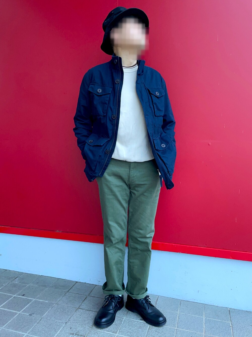 「バケットハット、スウェットシャツ、トレーナー、コットンパンツ、ポストマンシューズ、Polo Ralph Lauren、esprit、tk.TAKEO KIKUCHI、MICHIKO LONDON、back number」｜「POLO RALPH LAURENのバケットハット（ハット、ブラック系）」を使った、Yukioさん（メンズ・173cm）の春コーディネートの1枚目の写真