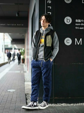 「FRUIT OF THE LOOM（フルーツオブザルーム）のアイテム（パーカー）」を使った、DenimeWebStoreさん（メンズ・173cm）の冬コーディネート