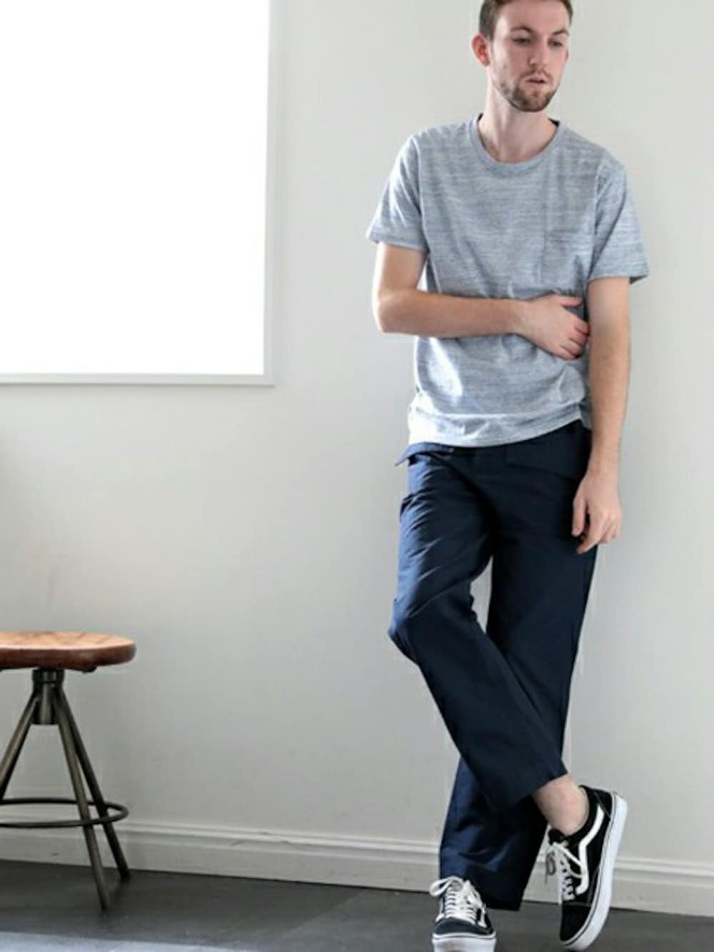 「VANS、Denime、バンズ、クルーネック、ミリタリーパンツ、ポケットＴシャツ、DENIME THE STORE」｜「DenimeのサイドスリットビッグTシャツ（Tシャツ/カットソー、ブルー系）」を使った、DenimeWebStoreさん（メンズ・184cm）の夏コーディネートの1枚目の写真