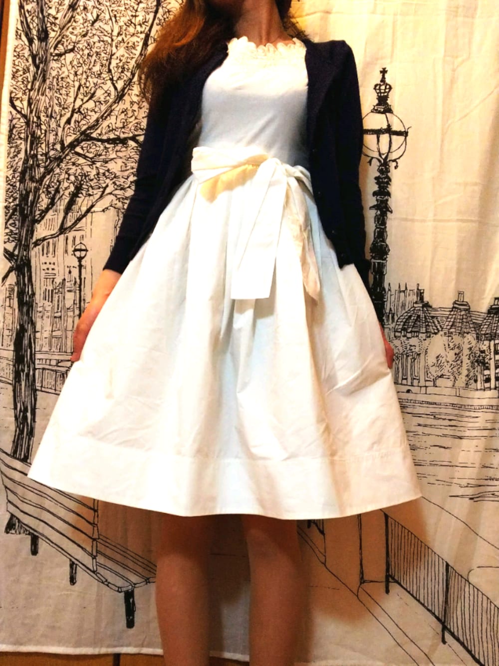 「休日コーデ、春コーデ、おしゃれさんと繋がりたい、シンプル、キャップ、高身長女子」｜「MERCURYDUOのアイテム（ワンピース、ホワイト系）」を使った、( ᐛ👐)パァさん（レディース・167cm）の春コーディネートの1枚目の写真