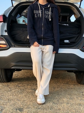 「Abercrombie&Fitch（アバークロンビーアンドフィッチ）のアイテム（パーカー）」を使った、egichanさん（レディース・160cm）の秋コーディネート