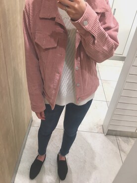 「アイテム（デニムジャケット、ピンク系）」を使った、krmさん（レディース・163cm）の冬コーディネート