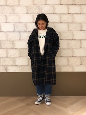 「アイラブCONVERSE」｜「アイテム（スウェット）」を使った、宮崎 葵さん（レディース・160cm）の秋コーディネート