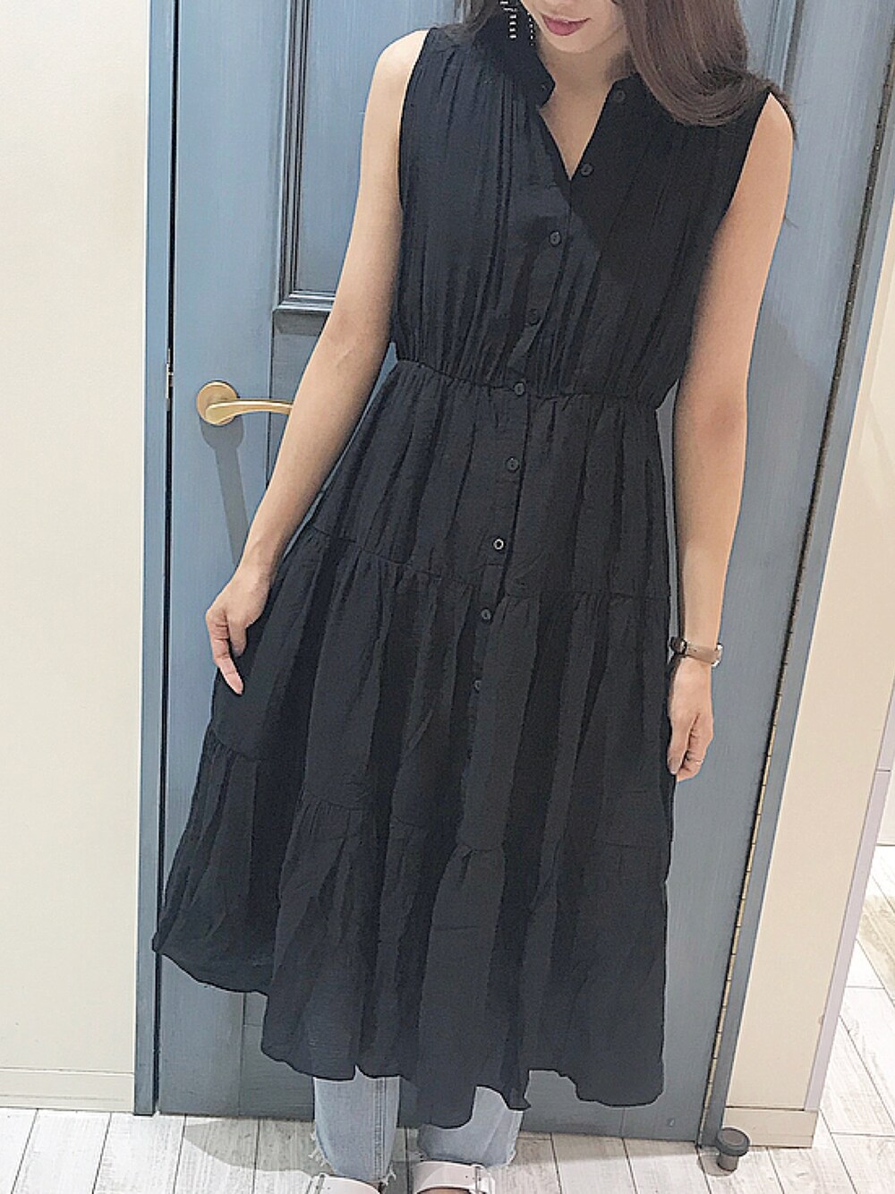 「シンプル、夏、ブラック、出勤コーデ、ワンピース」｜「antic ragのアイテム（ワンピース、ブラック系）」を使った、ミヅキさん（レディース・163cm）の夏コーディネートの1枚目の写真