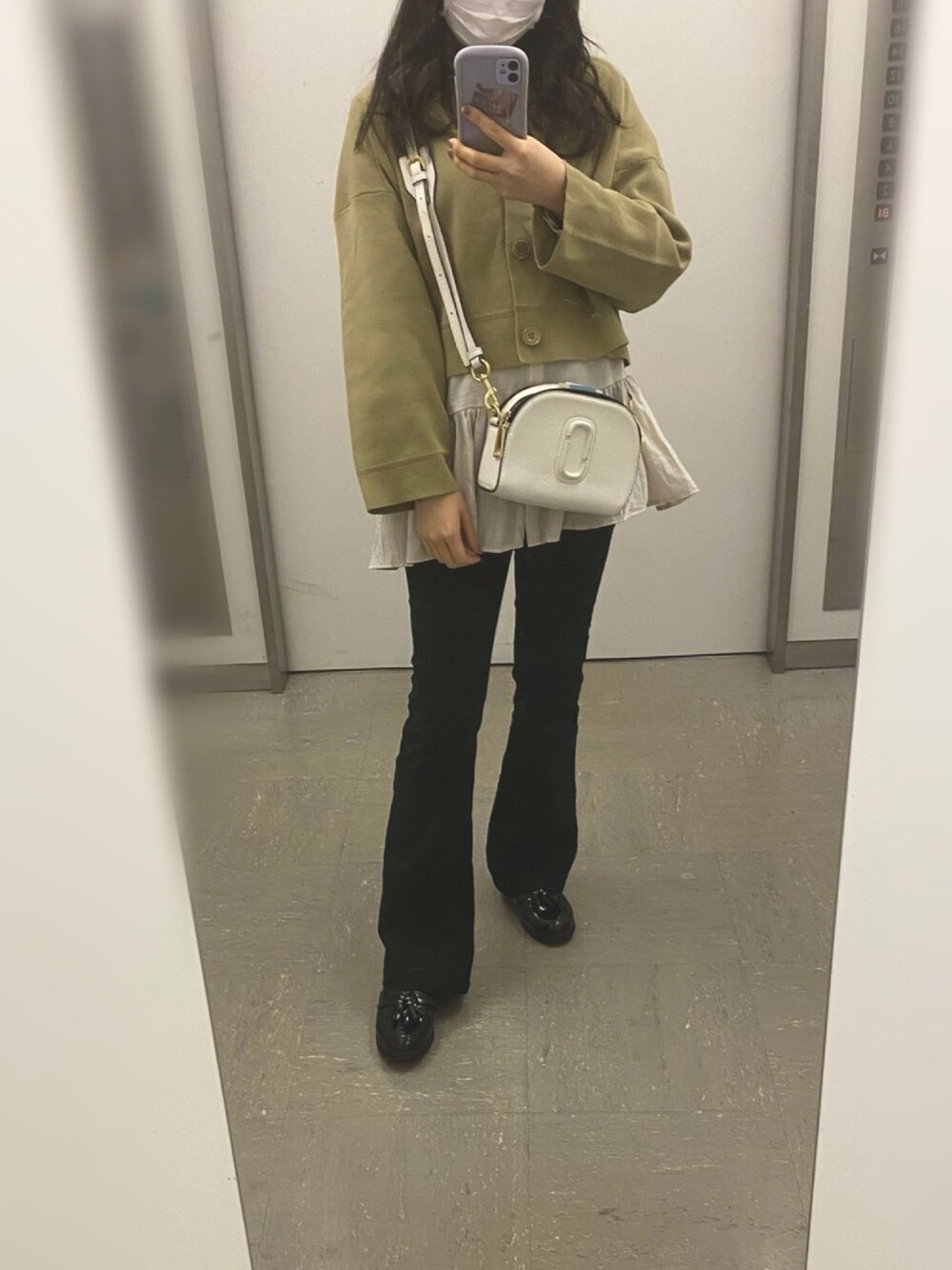 「グリーン、くすみカラー、ユニクロ、UNIQLO U、今日のコーデ、プチプラ、GU、ジーユー、カーディガン、重ね着」｜「UNIQLOのアイテム（カーディガン/ボレロ、グリーン系）」を使った、Riさん（レディース・156cm）の冬コーディネートの1枚目の写真