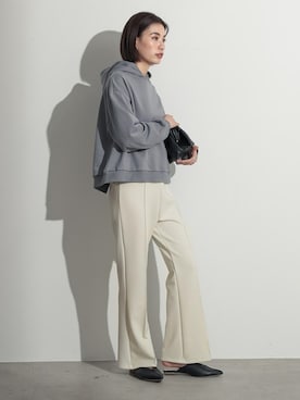 「リエディ」｜「アイテム（スリッポン）」を使った、reedit_officialさん（レディース・162cm）の春コーディネート