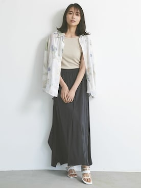 「アイテム（トップス、ベージュ系）」を使った、reedit_officialさん（レディース・162cm）の春コーディネート