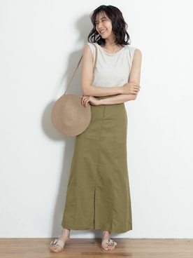 「ナロースカート」｜「アイテム（サンダル）」を使った、reedit_officialさん（レディース・162cm）の夏コーディネート