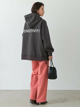 「リエディ」｜「アイテム（パーカー）」を使った、reedit_officialさん（レディース・162cm）の冬コーディネート
