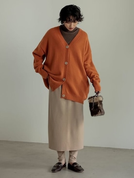 「アイテム（トップス、ブラウン系）」を使った、reedit_officialさん（レディース・162cm）の秋コーディネート