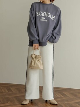 「リエディ」｜「アイテム（スウェット）」を使った、reedit_officialさん（レディース・162cm）の冬コーディネート