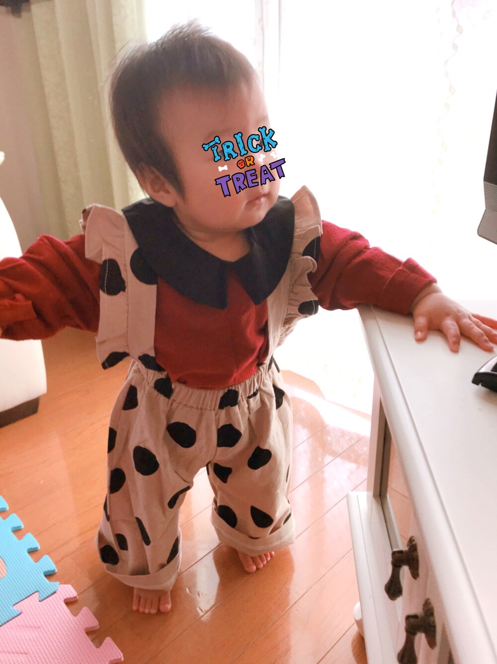 「韓国子供服、おんなのこ、生後11ヶ月、ベビーコーデ、ドット」｜「韓国のアイテム（シャツ/ブラウス、レッド系）」を使った、nonoさん（キッズ・70cm）の秋コーディネートの1枚目の写真