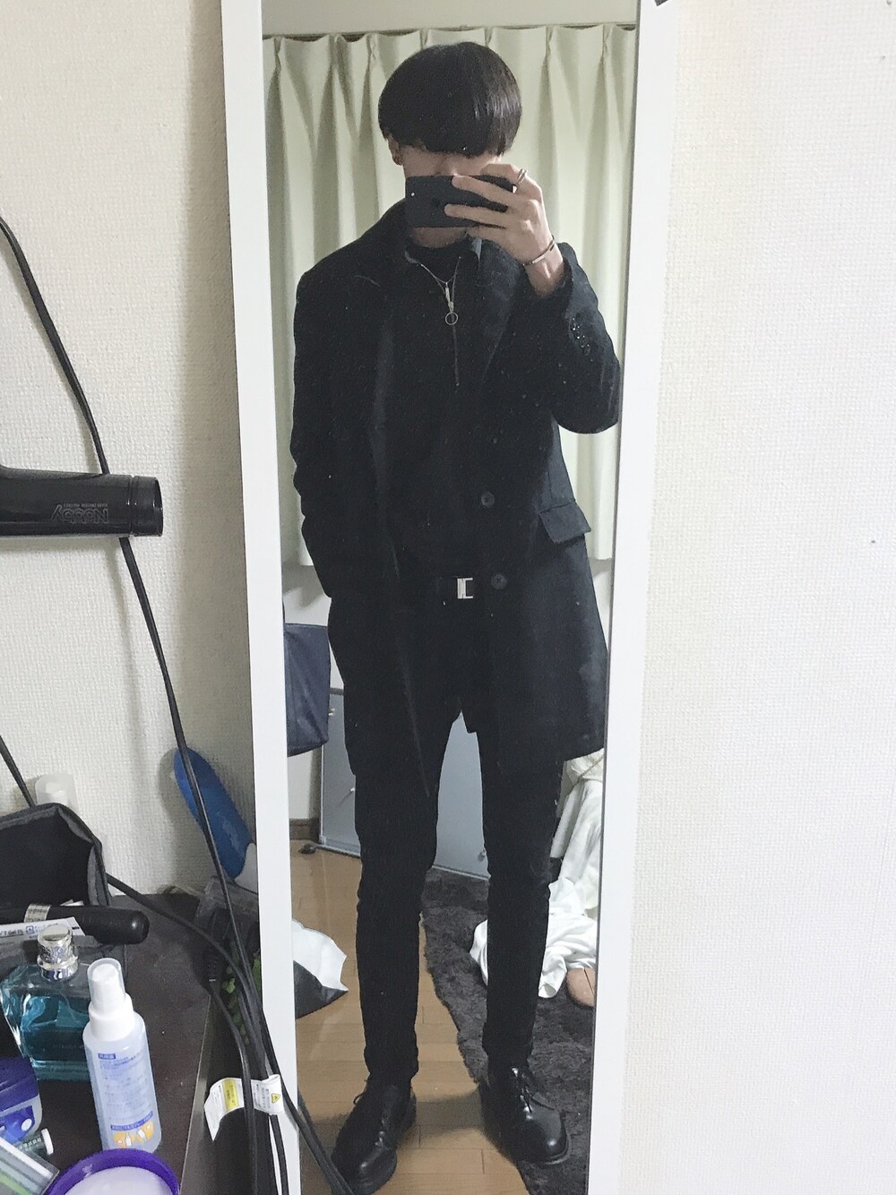 「おしゃれさんと繋がりたい、韓国ファッション、韓国好きな人と繋がりたい、韓国、オールブラック、ブラックコーデ」｜「UNIQLOのヒートテックエクストラウォームタートルネックＴ（9分袖）（その他アンダーウェア/インナー、ブラック系）」を使った、KENJIさん（メンズ・178cm）の冬コーディネートの1枚目の写真