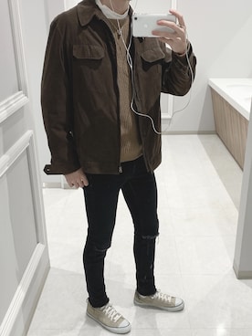 「アイテム（その他トップス、ホワイト系）」を使った、KENJIさん（メンズ・180cm）の冬コーディネート