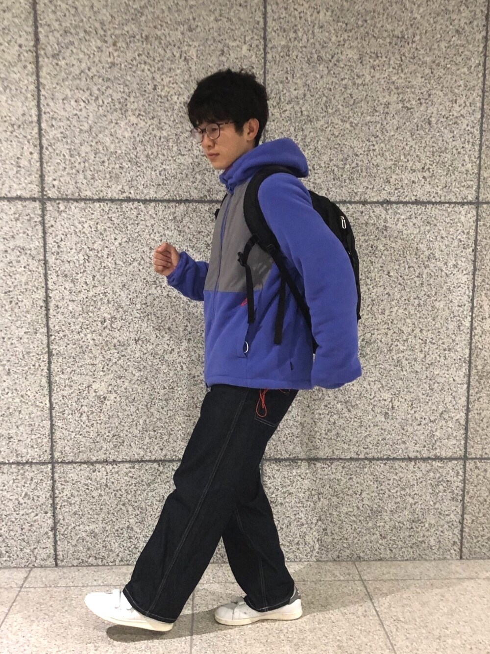 「GU、NIKE、ワイドジーンズ、THE NORTH FACE、スタンスミス、adidas」｜「NIKEのアイテム（その他アウター、パープル系）」を使った、atyoyama1123さん（メンズ・170cm）の冬コーディネートの1枚目の写真