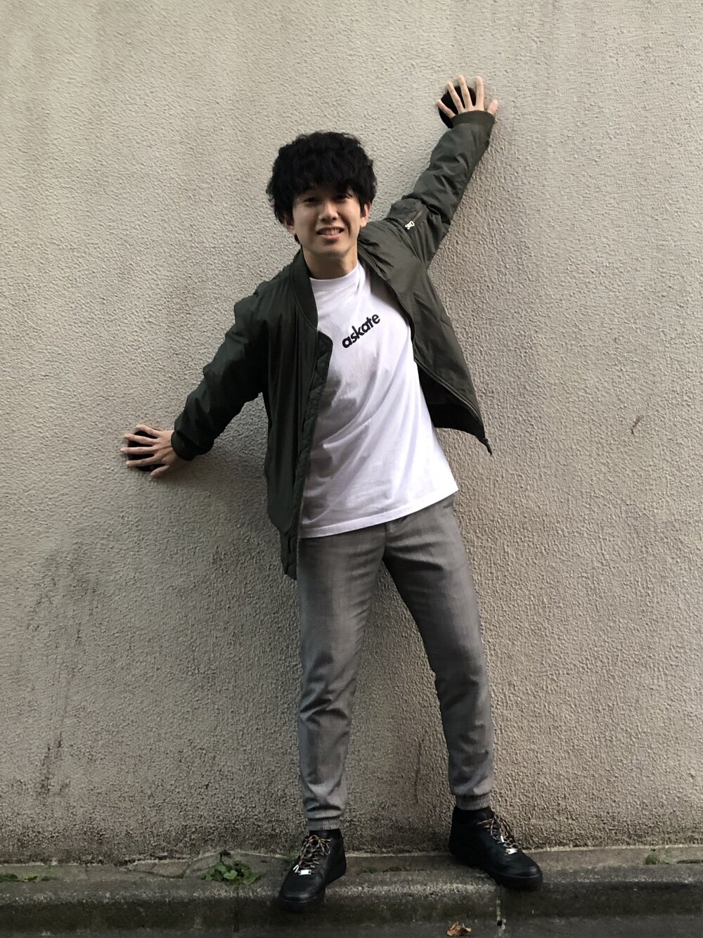 「スニーカー、askate、airforce1、GU、プチプラ、チェックパンツ」｜「askateのアイテム（シャツ/ブラウス、ホワイト系）」を使った、atyoyama1123さん（メンズ・170cm）の冬コーディネートの1枚目の写真